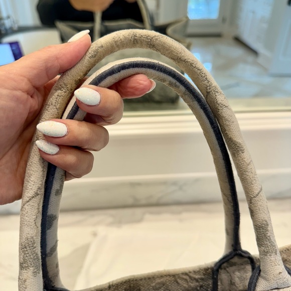 Authentic large Dior Book Tote in Gradient Canvas - Picture 7 of 9